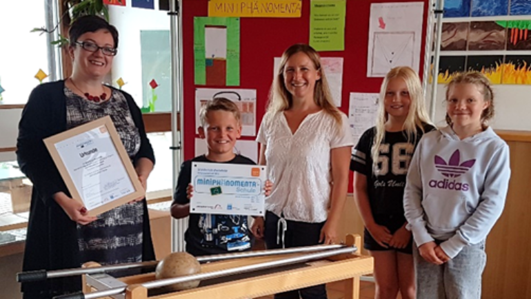 Grundschule Westerheim – Auszeichnung als “MINIPHÄNOMENTA-Schule”