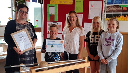 Grundschule Westerheim –  Auszeichnung als “MINIPHÄNOMENTA-Schule”